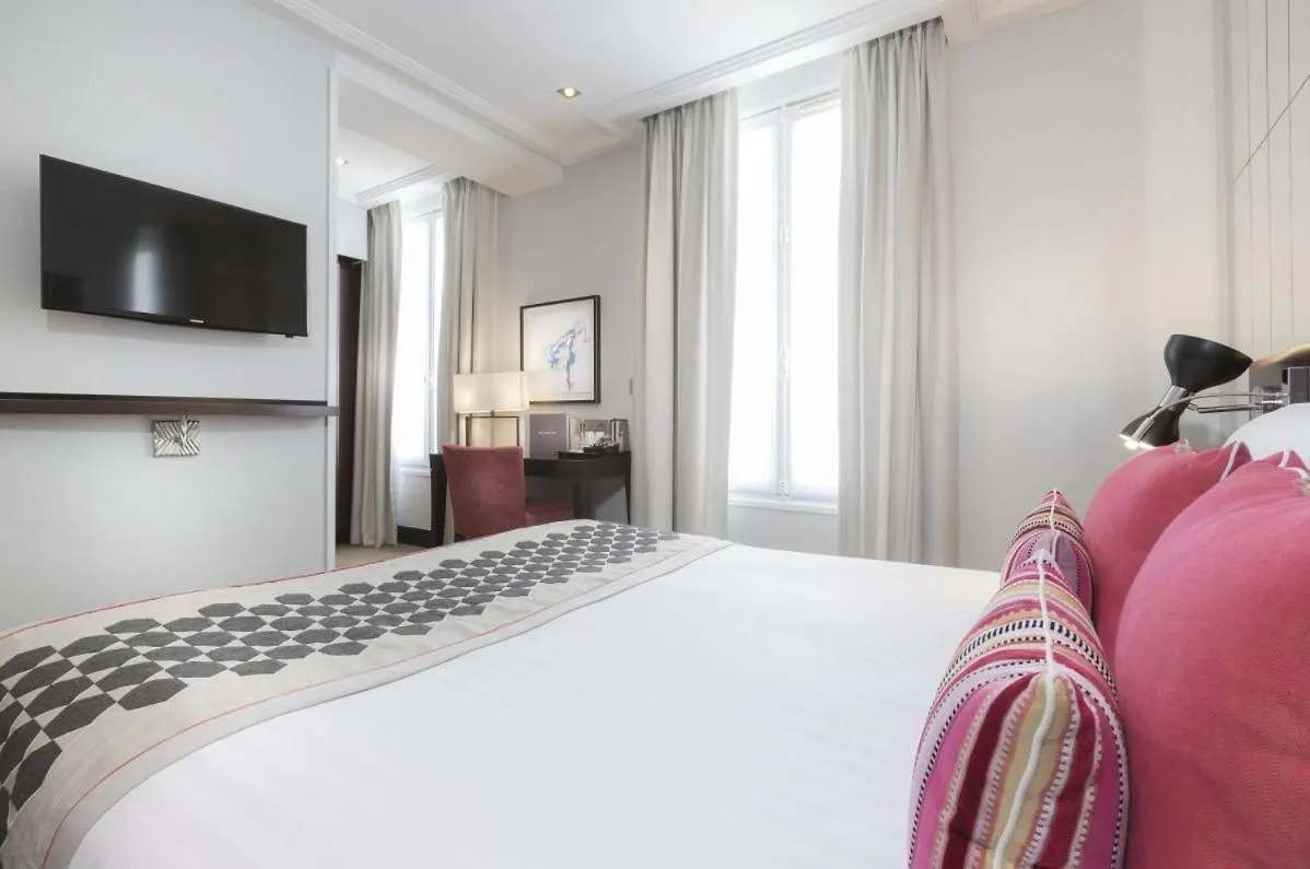 Luxury Montaigne Apartment Paris France