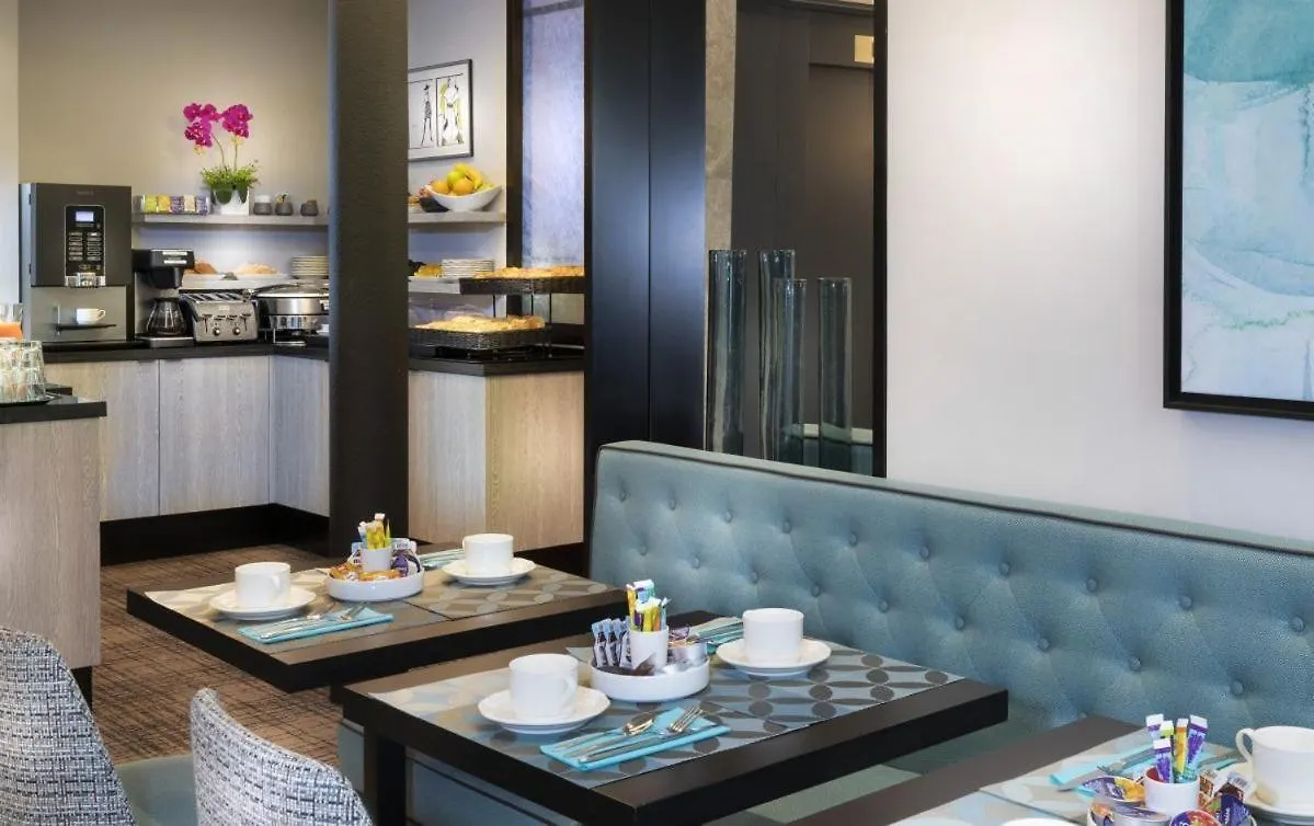 Luxury Montaigne Apartment Paris France