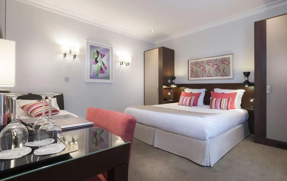 Luxury Montaigne Apartment Paris