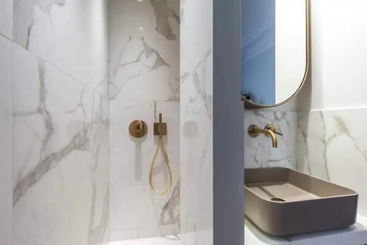 Luxury Montaigne Apartment Paris