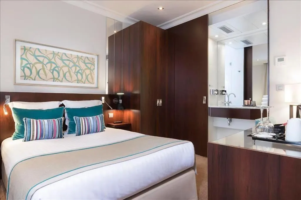 Luxury Montaigne Apartment Paris